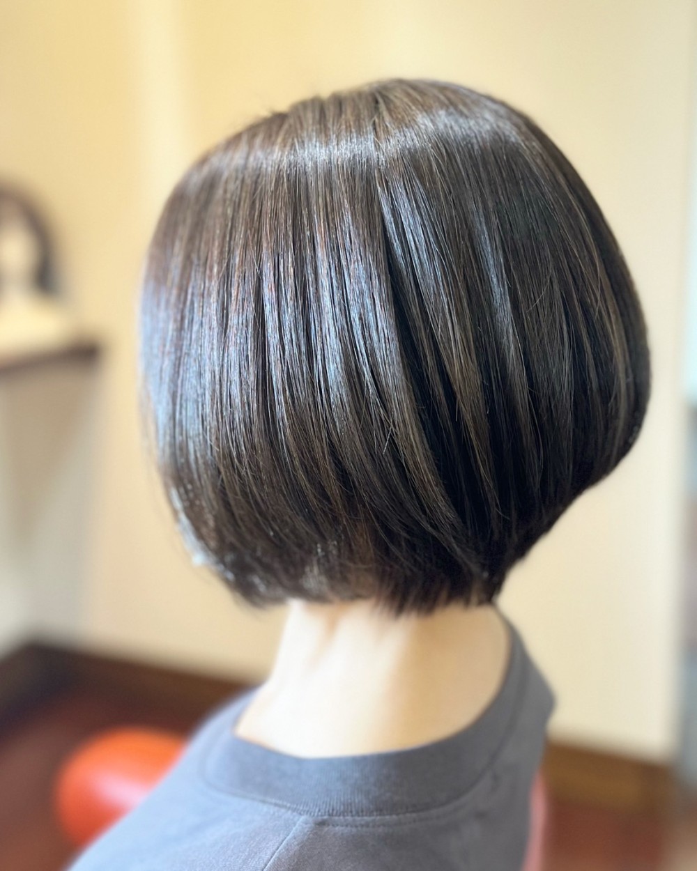 【グレイカラー×エメラルド💚】 大人のショートボブにカット✂︎